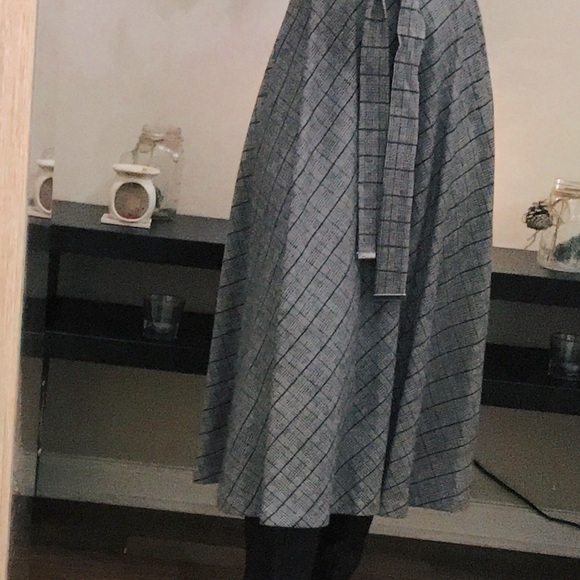 Calvin Klein
Belted Stretch Midi Dress - Picture 15 of 15